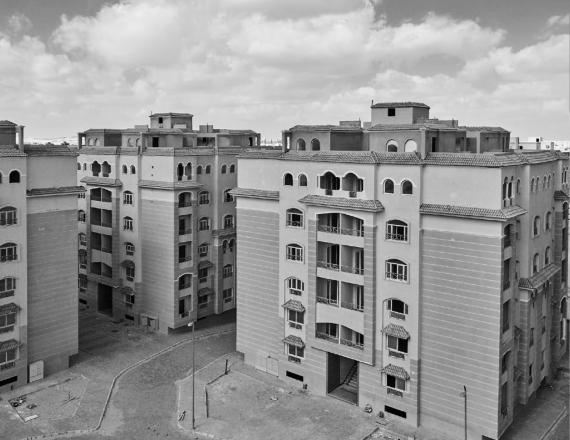 إنشاء مجمع سكني وأعمال البنية الأساسية في القاهرة الجديدة